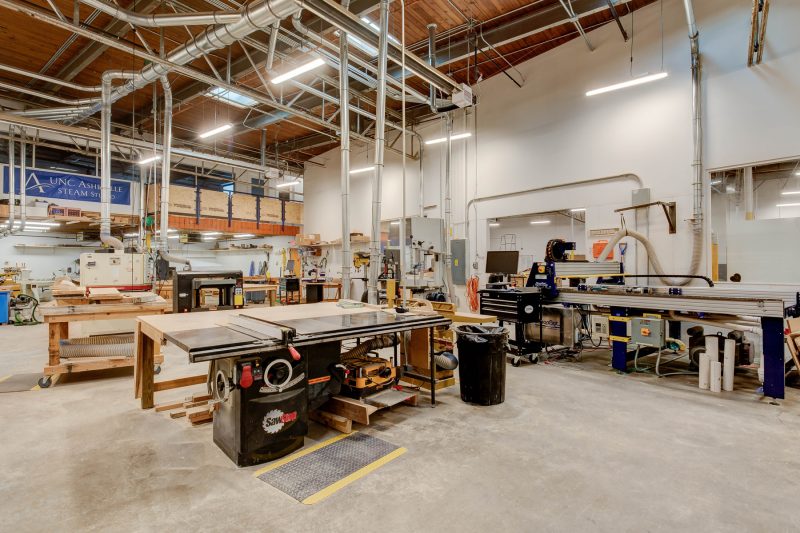 College workshop interior for UNC Asheville - Asheville Architect